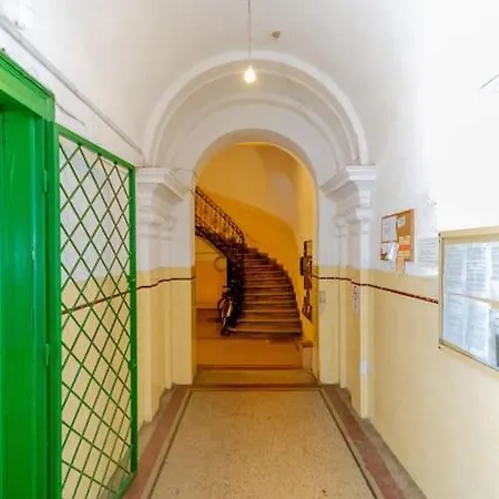 Cozy Nest By The Andrassy Avenue *