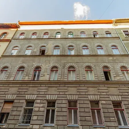 Cozy Nest By The Andrassy Avenue Appartamento *