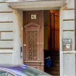 Cozy Nest By The Andrassy Avenue Appartamento